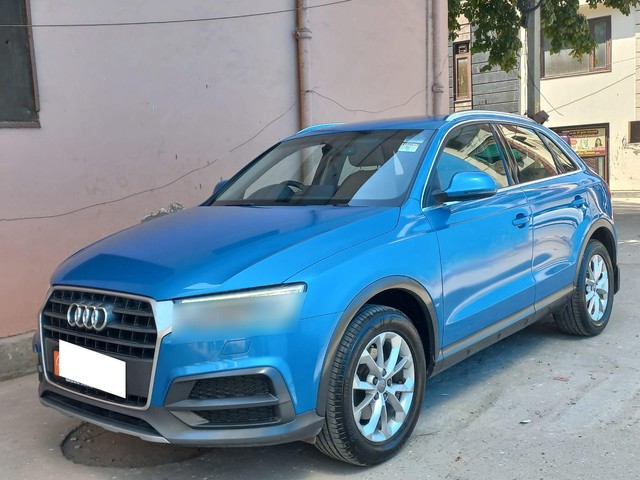 Second-hand 2017 Audi Q3 30 TFSI Premium FWD for sale in New Delhi-3