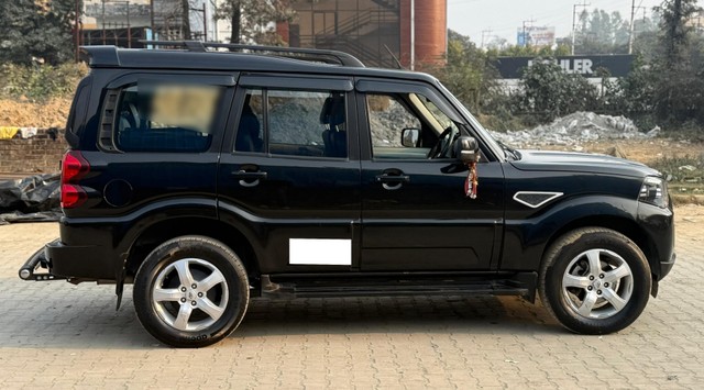 Second-hand 2022 Mahindra Scorpio S11 for sale in Dehradun-1