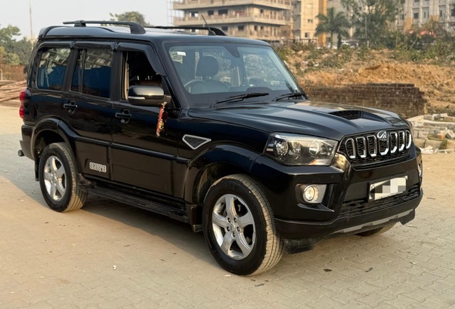 Second-hand 2022 Mahindra Scorpio S11 for sale in Dehradun-6