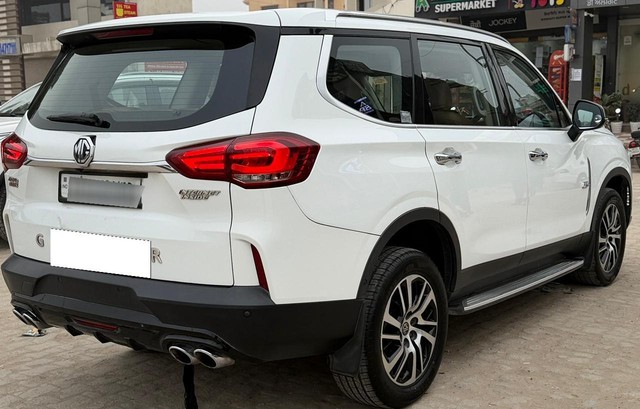 Second-hand 2023 MG Gloster Savvy 4x4 6Str for sale in Chandigarh-10