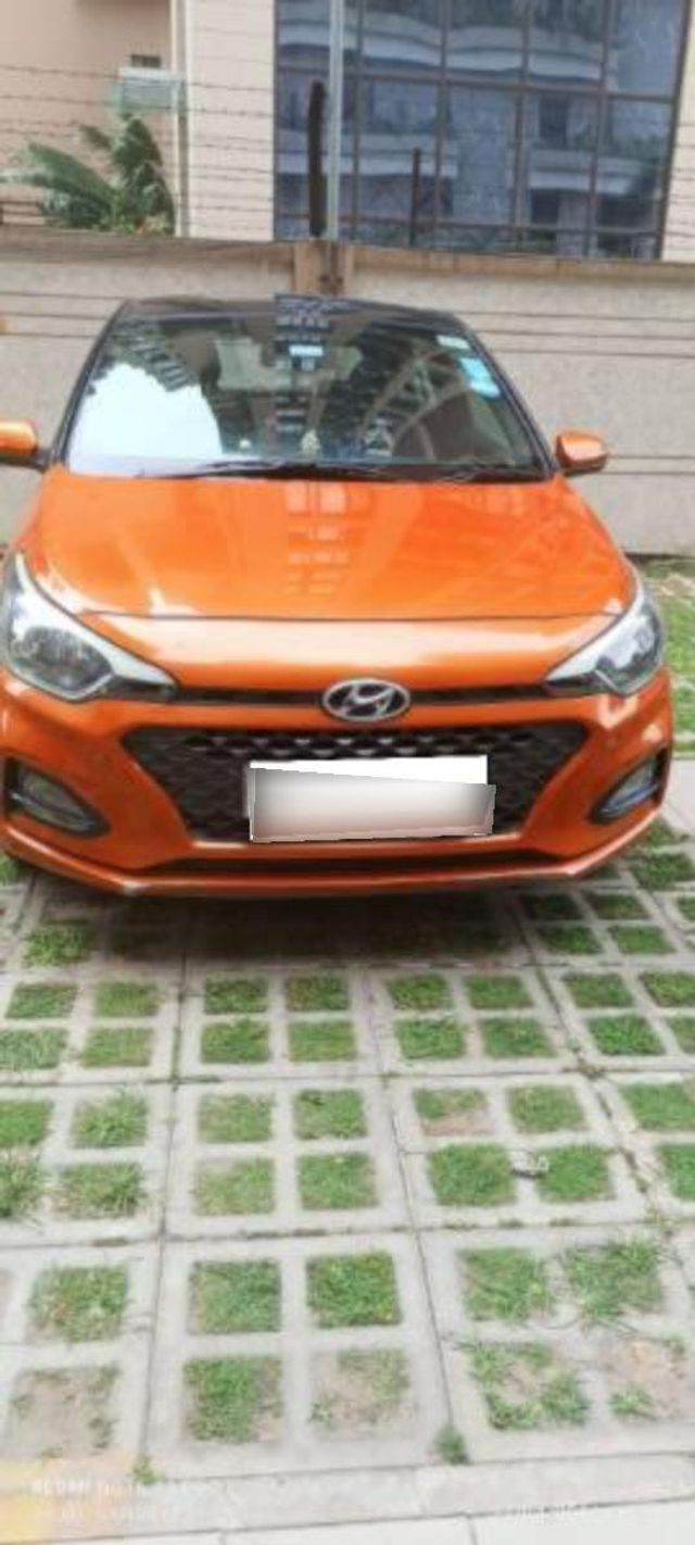 Hyundai i20 1.2 Asta Dual Tone Second-hand 2018 Hyundai i20 1.2 Asta Dual Tone for sale in North 24 Parganas
