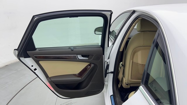 Second-hand 2015 Audi A4 35 TDI Premium Plus for sale in Jaipur-29