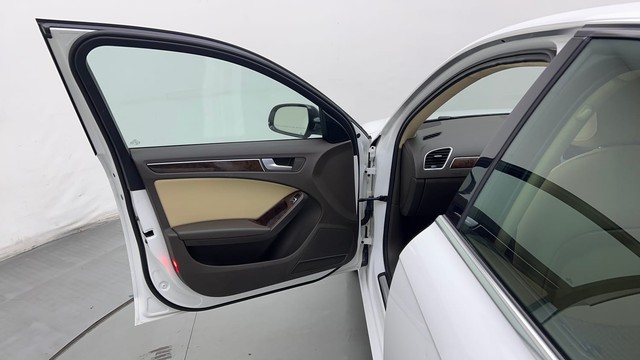 Second-hand 2015 Audi A4 35 TDI Premium Plus for sale in Jaipur-27