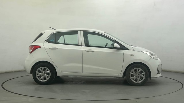 Second-hand 2017 Hyundai Grand i10 1.2 Kappa Sportz BSIV for sale in Ahmedabad-2