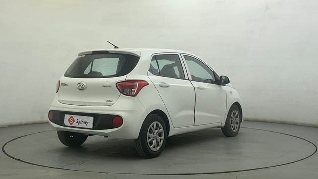 Second-hand 2017 Hyundai Grand i10 1.2 Kappa Sportz BSIV for sale in Ahmedabad-3