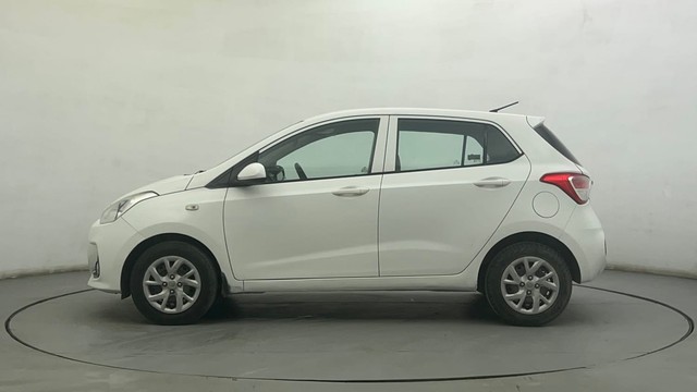 Second-hand 2017 Hyundai Grand i10 1.2 Kappa Sportz BSIV for sale in Ahmedabad-6