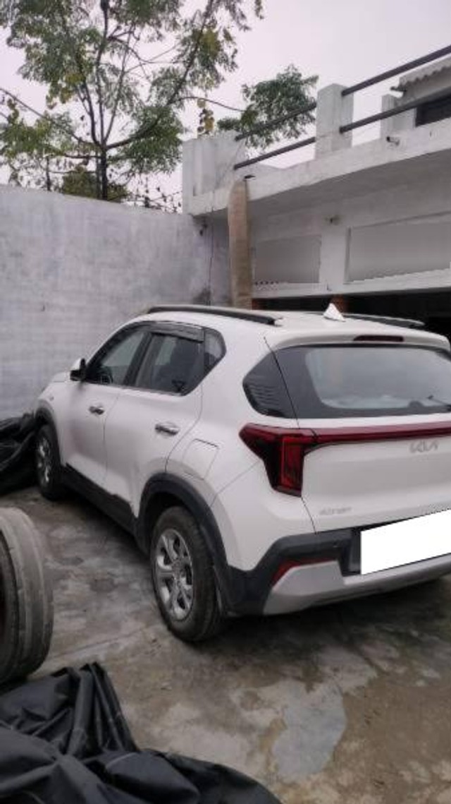 Second-hand 2024 Kia Sonet HTE for sale in Bareilly-5