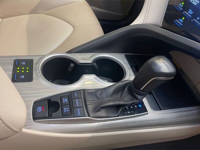 Second-hand 2019 Toyota Camry Hybrid 2.5 for sale in Mumbai-16