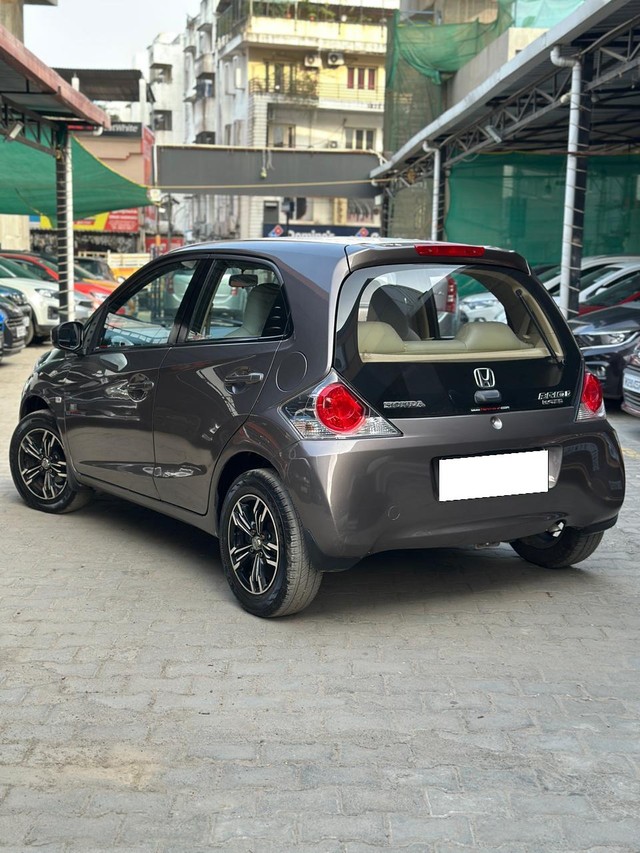 Second-hand 2012 Honda Brio S MT for sale in Chennai-4