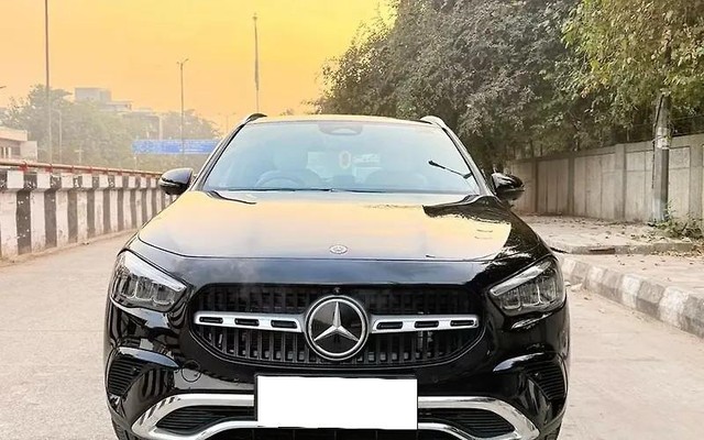 Second-hand 2025 Mercedes-Benz GLA 200 for sale in New Delhi-4