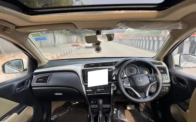 Second-hand 2019 Honda City VX CVT for sale in New Delhi-5
