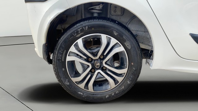 Second-hand 2023 Tata Tiago XTA AMT for sale in Patna-24