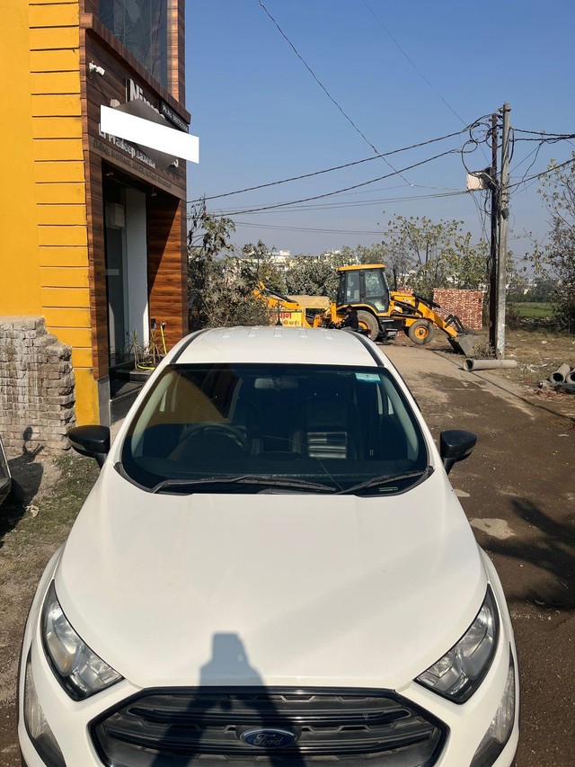 Second-hand 2017 Ford Ecosport 1.5 Petrol Ambiente BSIV for sale in Dehradun-13