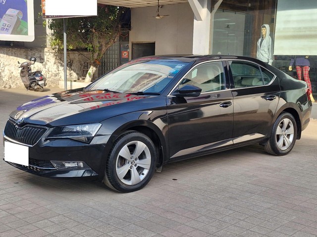 Second-hand 2017 Skoda Superb Style 1.8 TSI AT for sale in Mumbai-4