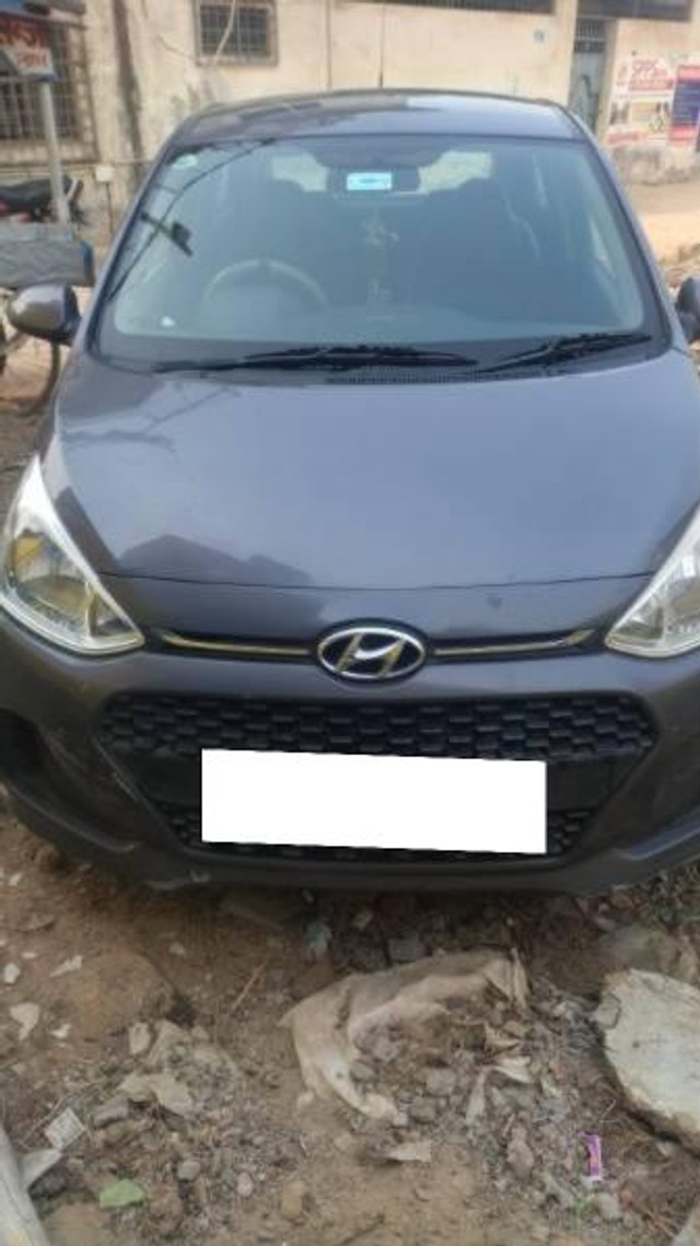 Second-hand 2018 Hyundai Grand i10 1.2 CRDi Magna for sale in Kanpur-1