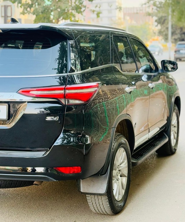 Second-hand 2021 Toyota Fortuner 4X4 Diesel AT BSVI for sale in Rajkot-7