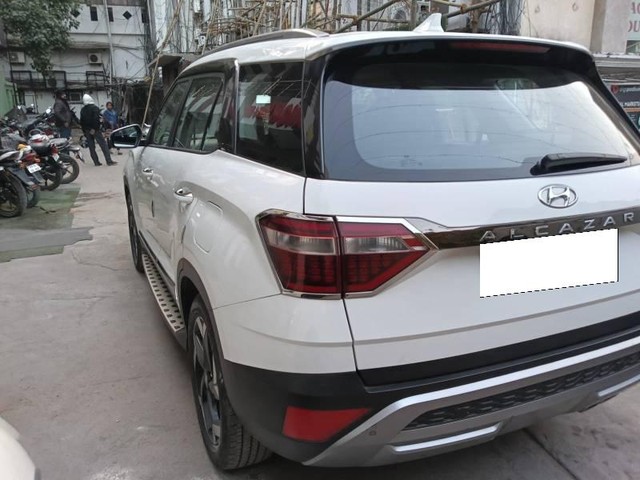 Hyundai Alcazar 1.5 Signature (O) 7-Seater Diesel AT Second-hand 2023 Hyundai Alcazar 1.5 Signature (O) 7-Seater Diesel AT for sale in Lucknow-4