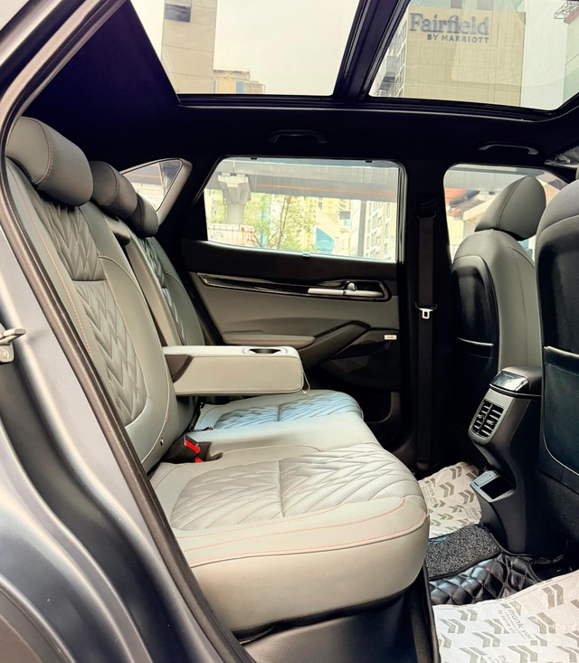 Second-hand 2023 Kia Seltos X-Line Turbo DCT for sale in Mumbai-10