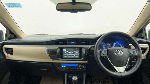 Second-hand 2015 Toyota Corolla Altis Petrol LE for sale in Mumbai-11