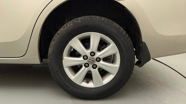 Second-hand 2015 Toyota Corolla Altis Petrol LE for sale in Mumbai-19