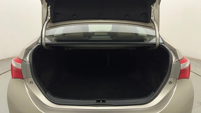 Second-hand 2015 Toyota Corolla Altis Petrol LE for sale in Mumbai-9