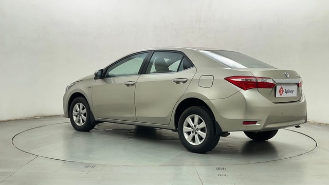 Second-hand 2015 Toyota Corolla Altis Petrol LE for sale in Mumbai-5