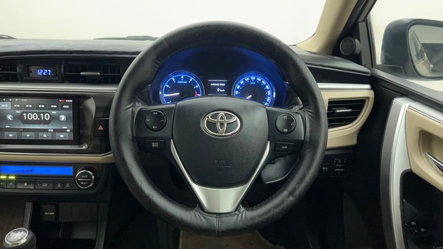 Second-hand 2015 Toyota Corolla Altis Petrol LE for sale in Mumbai-26