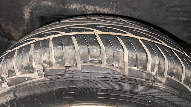 Second-hand 2015 Toyota Corolla Altis Petrol LE for sale in Mumbai-28