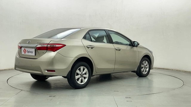 Second-hand 2015 Toyota Corolla Altis Petrol LE for sale in Mumbai-3
