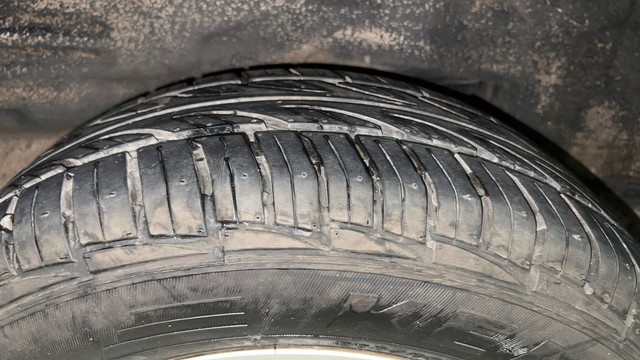 Second-hand 2015 Toyota Corolla Altis Petrol LE for sale in Mumbai-30