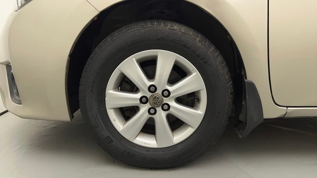 Second-hand 2015 Toyota Corolla Altis Petrol LE for sale in Mumbai-20