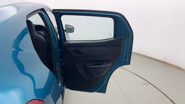 Second-hand 2021 Renault KWID 1.0 RXT Opt for sale in Kolkata-26