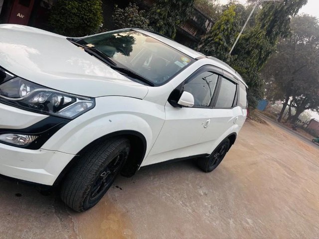 Second-hand 2016 Mahindra XUV500 W6 1.99 mHawk for sale in Gautam Buddha Nagar-5