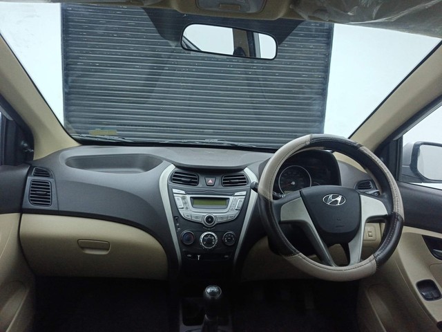 Second-hand 2017 Hyundai EON Sportz for sale in Visakhapatnam-11