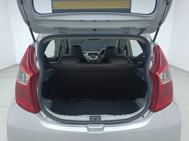 Second-hand 2017 Hyundai EON Sportz for sale in Visakhapatnam-9