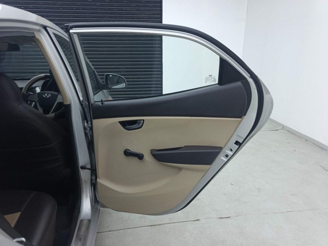 Second-hand 2017 Hyundai EON Sportz for sale in Visakhapatnam-34