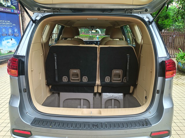 Second-hand 2020 Kia Carnival Prestige for sale in Mumbai-19