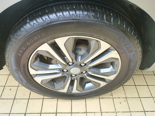 Second-hand 2020 Kia Carnival Prestige for sale in Mumbai-7