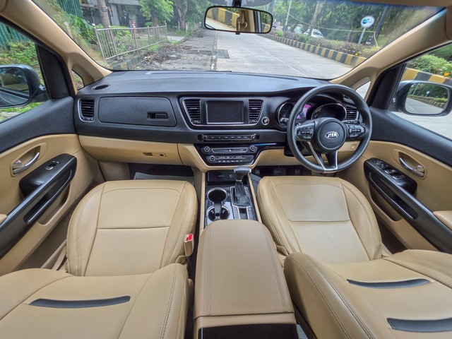 Second-hand 2020 Kia Carnival Prestige for sale in Mumbai-11