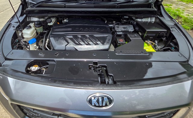 Second-hand 2020 Kia Carnival Prestige for sale in Mumbai-5