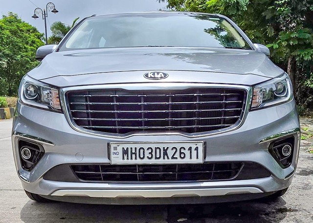 Second-hand 2020 Kia Carnival Prestige for sale in Mumbai-4