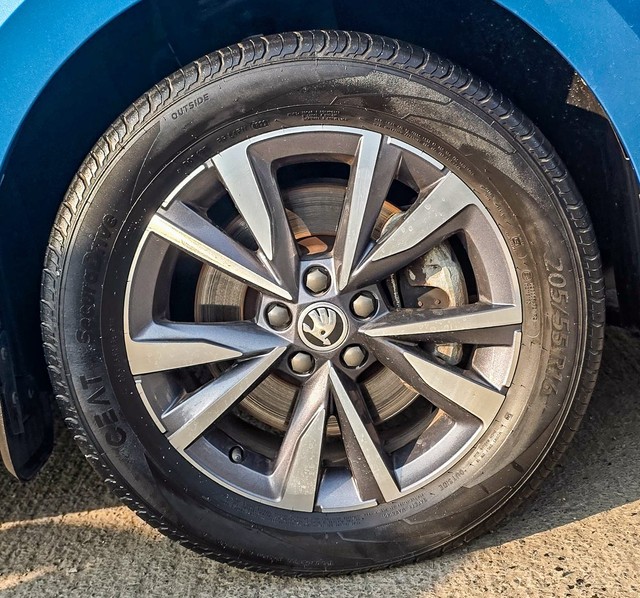 Second-hand 2023 Skoda Slavia 1.5 TSI Style DSG for sale in Mumbai-8