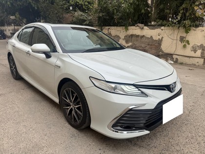 Second-hand 2023 Toyota Camry 2.5 Hybrid BSVI for sale in New Delhi