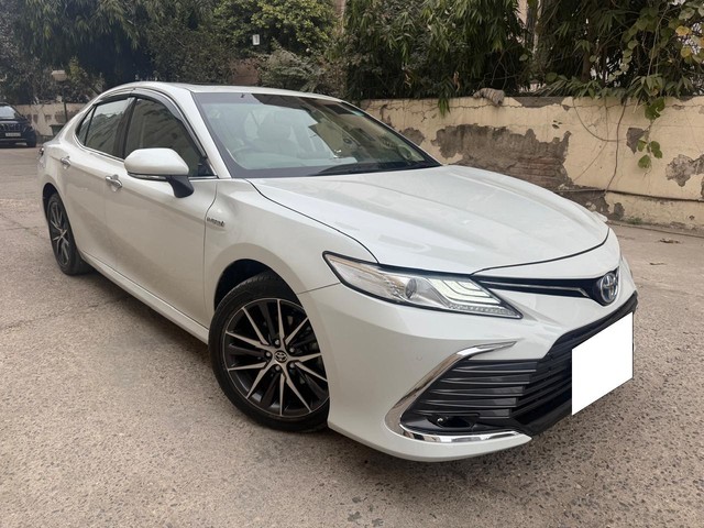 Second-hand 2023 Toyota Camry 2.5 Hybrid BSVI for sale in New Delhi-17