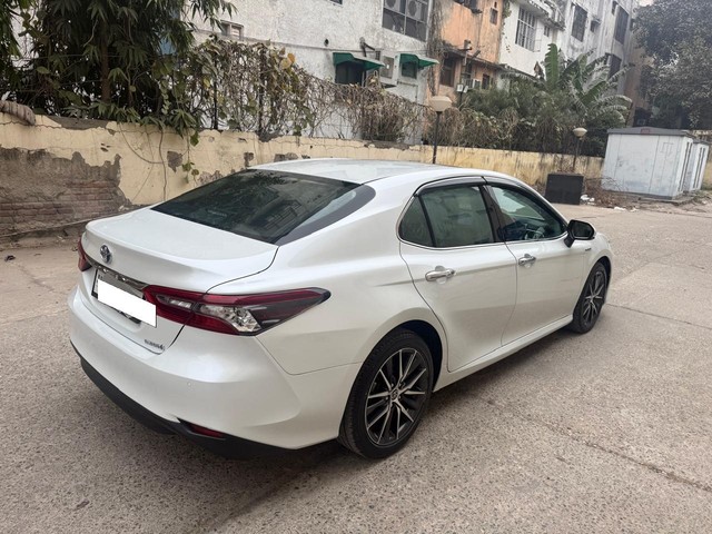 Second-hand 2023 Toyota Camry 2.5 Hybrid BSVI for sale in New Delhi-7
