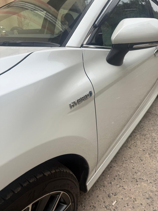 Second-hand 2023 Toyota Camry 2.5 Hybrid BSVI for sale in New Delhi-6