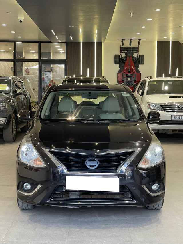 Second-hand 2017 Nissan Sunny XV CVT for sale in Hyderabad-5