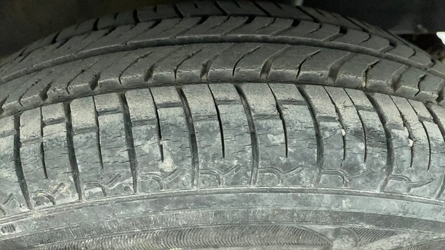 Second-hand 2017 Renault KWID RXT for sale in Ahmedabad-35