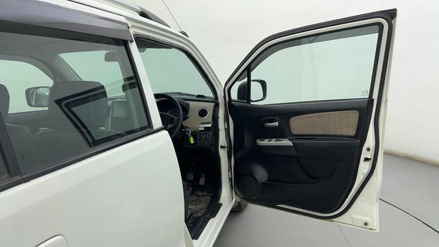 Second-hand 2014 Maruti Wagon R VXI for sale in Ahmedabad-16