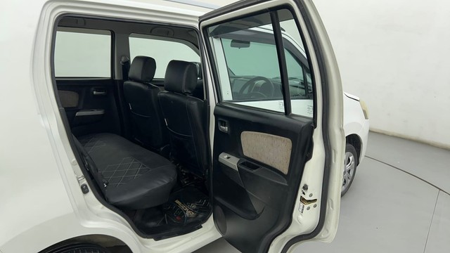 Second-hand 2014 Maruti Wagon R VXI for sale in Ahmedabad-39